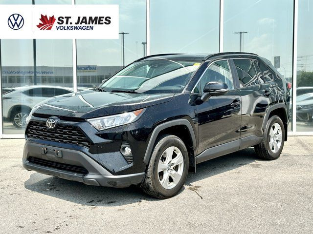2021 Toyota RAV4 XLE | HEATED FRONT SEATS | HEATED STEERING in Cars & Trucks in Winnipeg