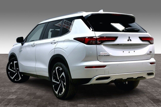 2025 Mitsubishi Outlander Phev SEL S-AWC in Cars & Trucks in Edmonton - Image 3
