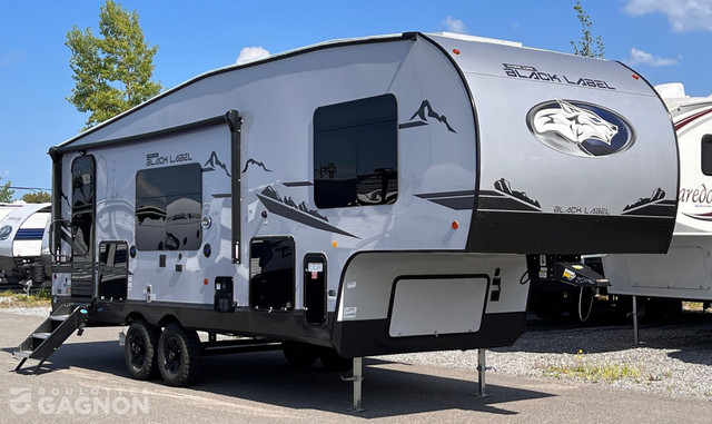 2024 Cherokee 235 MBBL Fifth Wheel in Travel Trailers & Campers in Laval / North Shore