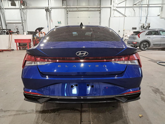 Hyundai Elantra Ultimate IVT avec intérieur deux tons 2022 à ven in Cars & Trucks in Saint-Hyacinthe - Image 3