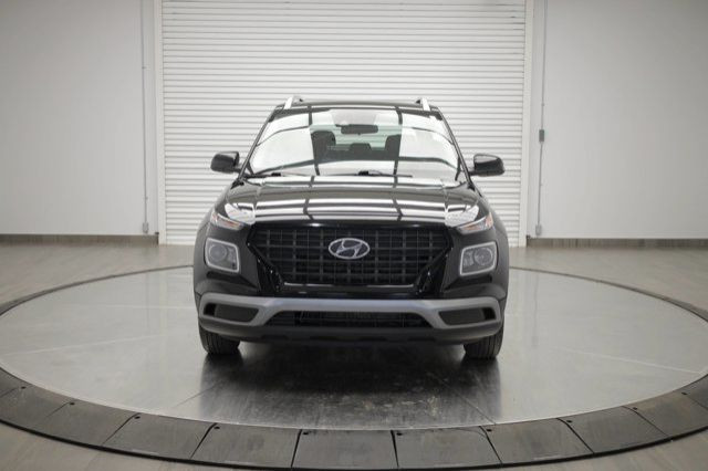 2022 Hyundai Venue Preferred in Cars & Trucks in Calgary - Image 2