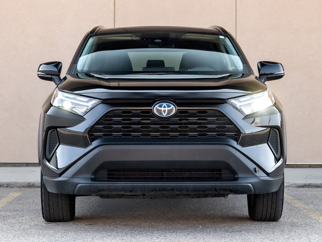 2022 Toyota RAV4 Hybrid XLE AWD - Local Unit I Carplay I Sunroof in Cars & Trucks in Saskatoon - Image 2