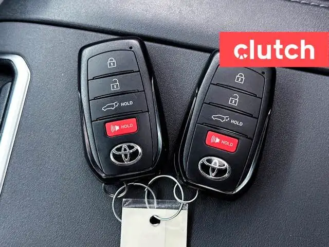 2024 Toyota Highlander Hybrid XLE AWD w/ Apple CarPlay, Heated F in Cars & Trucks in Ottawa - Image 46