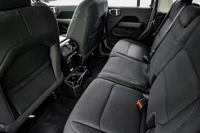 2021 Jeep Wrangler Sahara Unlimited • SIDE STEPS • CP/AA• R-V CA in Cars & Trucks in Ottawa - Image 32