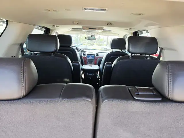 2007 Cadillac Escalade 7 Passenger Sunroof Power Heated Leather  in Cars & Trucks in Calgary - Image 8