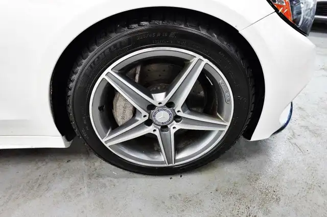2016 Mercedes-Benz C-Class LOW KM,NO ACCIDENT,ONE OWNER,AWD,C 30 in Cars & Trucks in City of Toronto - Image 12