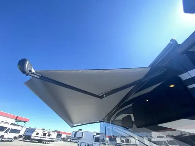 2023 Thor Motor Coach Miramar 35.2 in RVs & Motorhomes in Abbotsford - Image 38