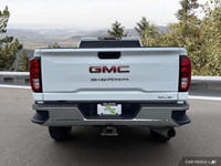 Conquer any job with this powerful 2021 GMC Sierra 3500HD SLE Crew Cab Pickup. Boasting a robust 4x4... (image 4)