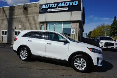 SAFETY INCLUDED Very Clean Kia Sorento LX 2.4L 4CYL AWD with Automatic Transmission. White on Black...
