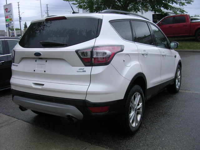 2017 Ford Escape 4WD 4dr SE in Cars & Trucks in City of Toronto - Image 3