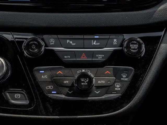 2025 Chrysler Grand Caravan SXT in Cars & Trucks in Barrie - Image 30
