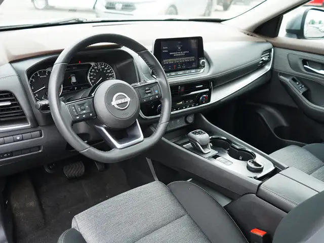 2022 Nissan Rogue SV | 1 Owner in Cars & Trucks in Hamilton - Image 10
