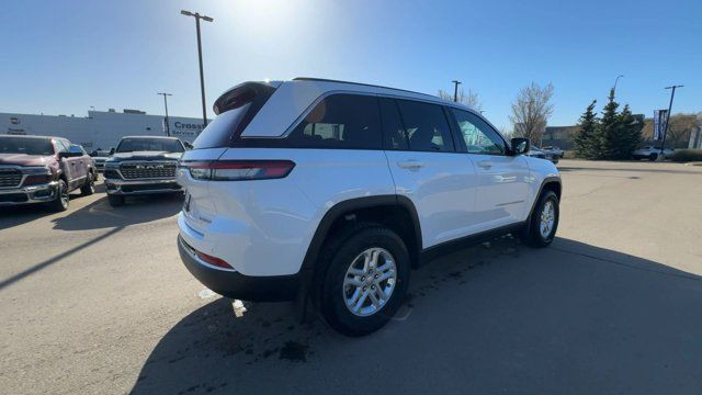 2025 Jeep Grand Cherokee Laredo | Heated Seats | Apple CarPlay in Cars & Trucks in Edmonton - Image 2