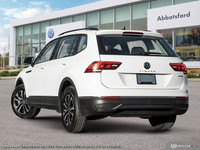 This Volkswagen Tiguan boasts a Intercooled Turbo Regular Unleaded I-4 2.0 L/121 engine powering thi... (image 4)