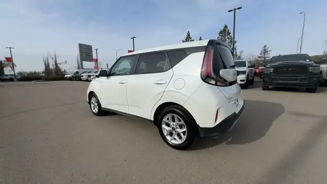 2023 Kia Soul EX | Heated Seats | Apple CarPlay in Cars & Trucks in Edmonton - Image 10