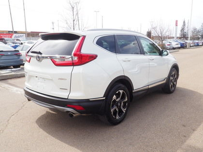 2018 Honda CR-V Touring. Navi. Heated Steering. Remote Start. in Cars & Trucks in Edmonton - Image 2