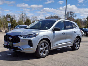 2023 Ford Escape ST-Line AWD | Leather Trim  | Htd Steering + Seats | Remote Start | Pwr Seats | CarPlay + Android |