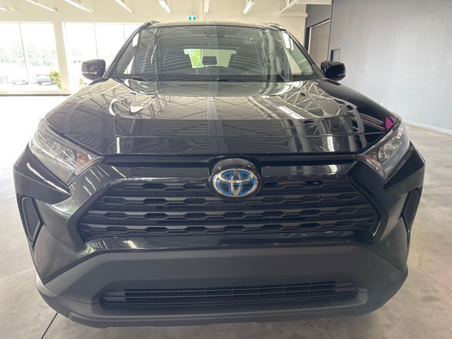 2023 Toyota RAV4 LE HYBRIDE SIÈGES CHAUFFANTS CAMÉRA DE RECUL in Cars & Trucks in Saint-Jean-sur-Richelieu - Image 3