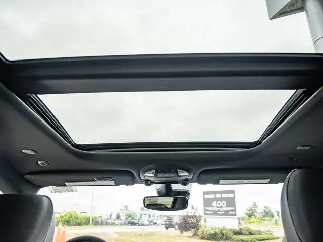 2025 Chrysler Pacifica Select in Cars & Trucks in Barrie - Image 34