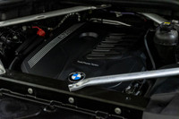 Francais: * Attelage de remorque * Rails de toit noir brillant * Freins M Sport, rouges * Sièges ven... (image 9)