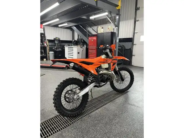 2025 KTM 300 XC-W in Dirt Bikes & Motocross in Granby - Image 3