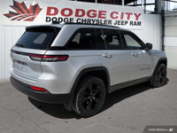 This Jeep Grand Cherokee delivers a Regular Unleaded V-6 3.6 L/220 engine powering this Automatic tr... (image 5)
