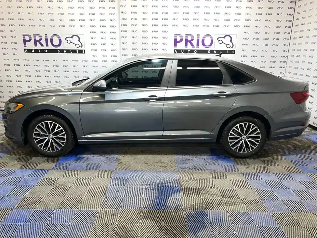 2021 Volkswagen Jetta in Cars & Trucks in Ottawa - Image 3