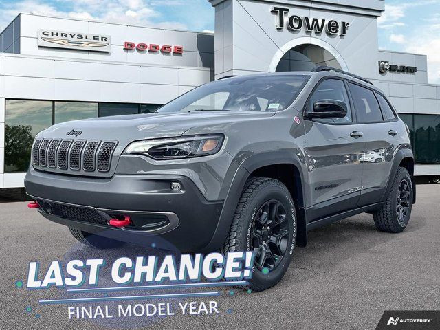  2023 Jeep Cherokee Trailhawk | Panoramic Sunroof in Cars & Trucks in Calgary