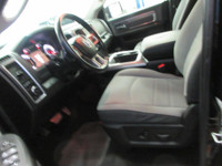 RAM 1500 2022 CLASSIC SLT ÉDITION V-8 5.7 HEMI CREW-CAB BOITE 6.4 PIEDS ( TRES RARE ) 4X4 / GPS NAVI... (image 6)