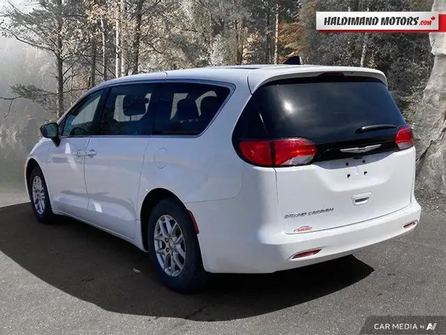2024 Chrysler Grand Caravan SXT in Cars & Trucks in Hamilton - Image 4