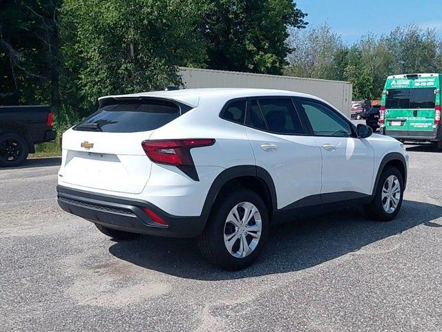 2024 Chevrolet Trax LS | CarPlay + Android | Rear Camera in Cars & Trucks in Guelph - Image 4