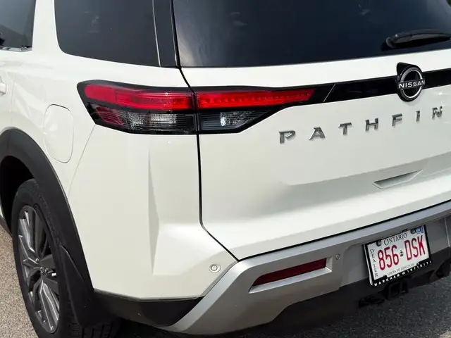 2022 Nissan Pathfinder SL in Cars & Trucks in Markham / York Region - Image 14