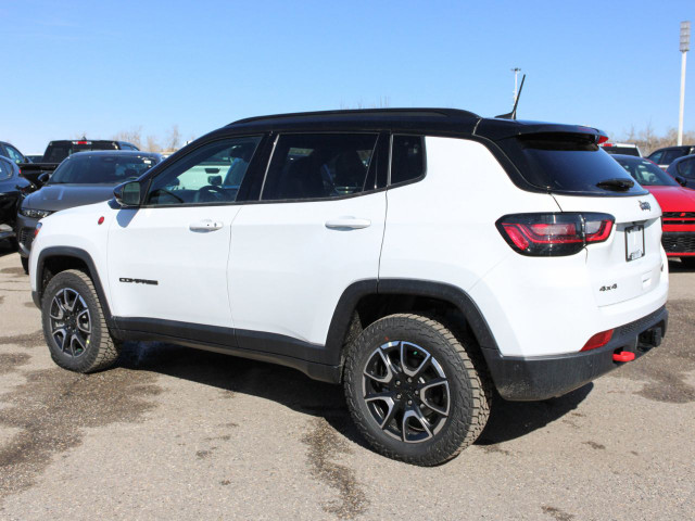 2024 Jeep Compass TRAILHAWK ELITE in Cars & Trucks in Calgary - Image 2