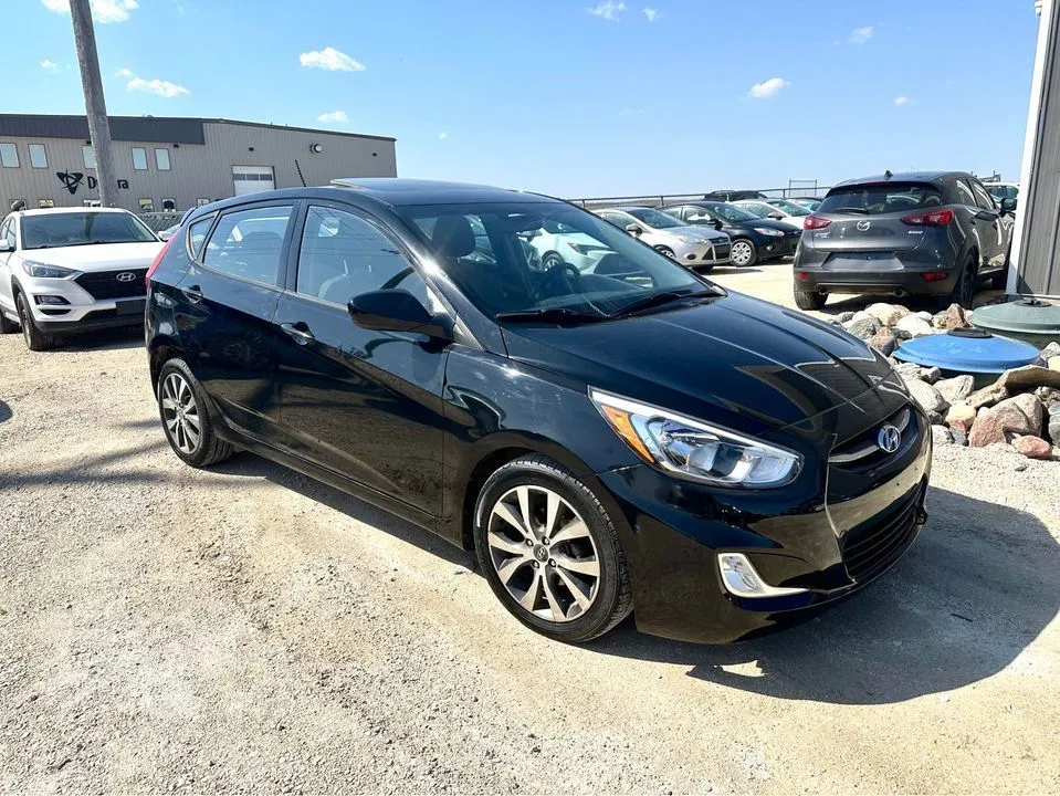 2016 Hyundai Accent SE/CLEAN TITLE/SAFETY/SUNROOF/HEATED SEATS/B