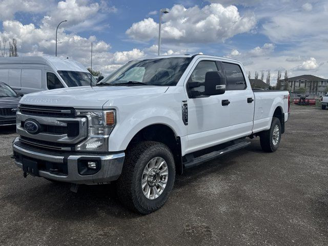 2021 Ford Super Duty F-350 SRW XLT - GAS in Cars & Trucks in Calgary