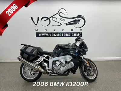 -Financing Available The 2006 BMW K1200R is a high-performance naked bike with a 1,157cc inline-four...