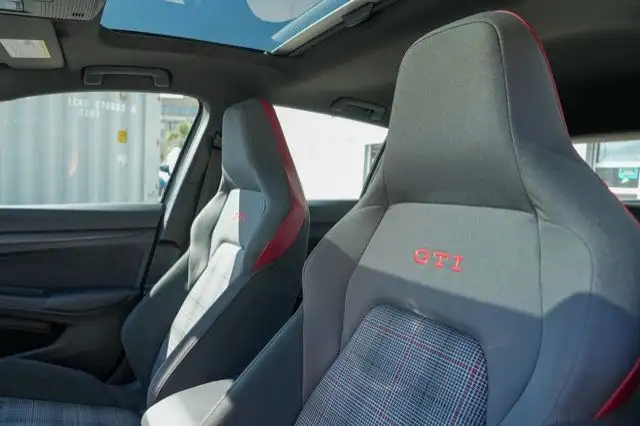 2023 Volkswagen Golf GTI Performance in Cars & Trucks in Calgary - Image 8