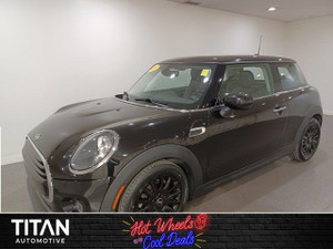 2021 MINI Cooper Cooper | Midnight Black Metallic | Htd Leather | Rain Sense Wipers | Park Assist