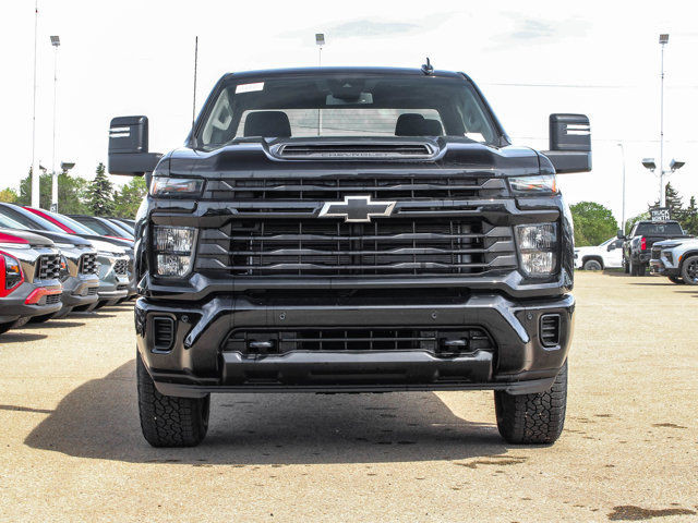 2025 Chevrolet Silverado 2500HD Custom in Cars & Trucks in Edmonton - Image 3