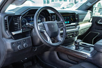 2024 Chevrolet Silverado Short BOX Crew CAB 1500 4WD - DARK ESSENTIALS PACKAGE - TRUE NORTH EDITION... (image 9)
