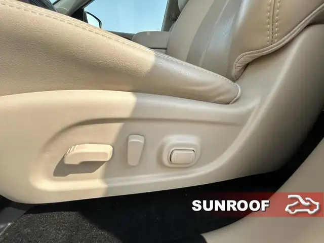 2019 Nissan Pathfinder 4x4 Platinum - Sunroof in Cars & Trucks in Edmonton - Image 15
