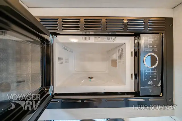 2025 Winnebago Ekko 22A AWD POP-TOP in RVs & Motorhomes in Kelowna - Image 12