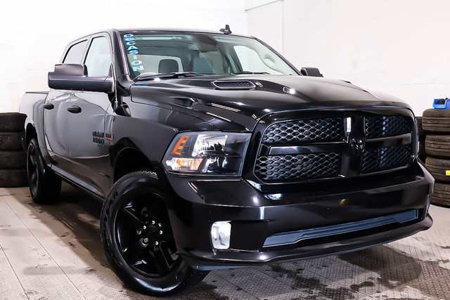 2022 Ram 1500 Classic EXPRESS + NIGHT EDITION + 4X4 + CREW CAB E in Cars & Trucks in Laval / North Shore