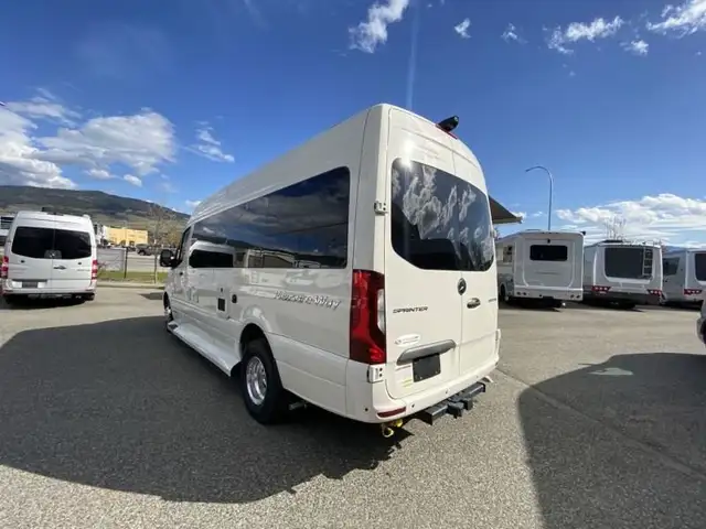 2025 Pleasure-Way Plateau FL in RVs & Motorhomes in Kelowna - Image 5