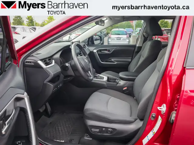 2021 Toyota RAV4 XLE AWD - Sunroof - Power Liftgate in Cars & Trucks in Ottawa - Image 9