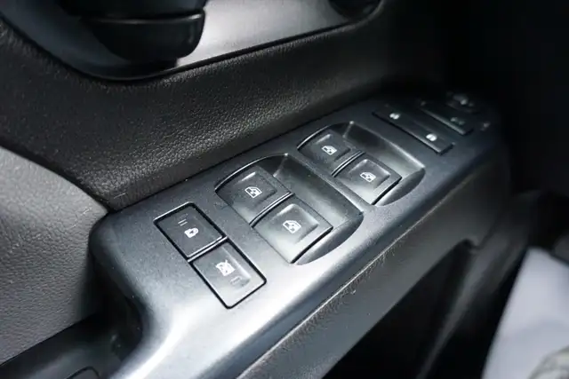 2016 GMC Sierra 1500 in Cars & Trucks in Oakville / Halton Region - Image 27