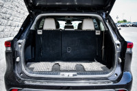 Sunroof, Power Liftgate, Softex Seats, Heated Seats, Apple CarPlay! 6 LOCATIONS KINGSTON - (613) 384... (image 7)