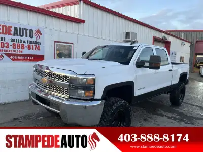 LT | 4WD | Crew Cab This 2019 Chevrolet Silverado 3500HD LT 4WD is a full-size heavy-duty pickup eng...