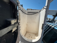 - 2006 Ford E-350 Cargo Van W/ Bucket - Triton 5.4L V8 Gasoline Engine - 148,705 KM - Versa Lift 29... (image 7)