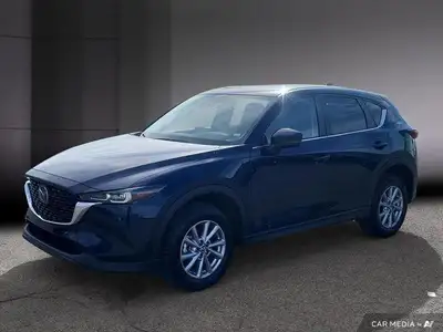 Le Mazda CX-5 GS 2025 poursuit la tradition d'élégance et de performance propre à la marque japonais...